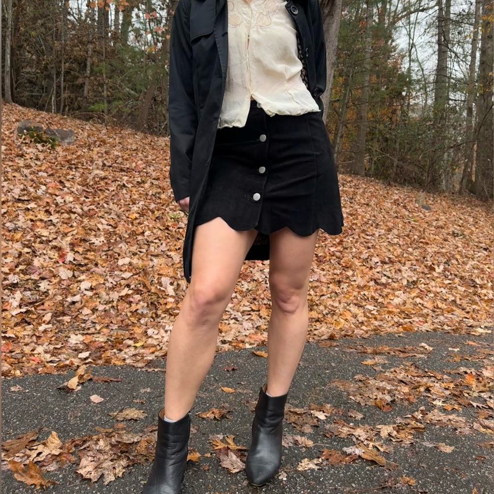 Scalloped skirt